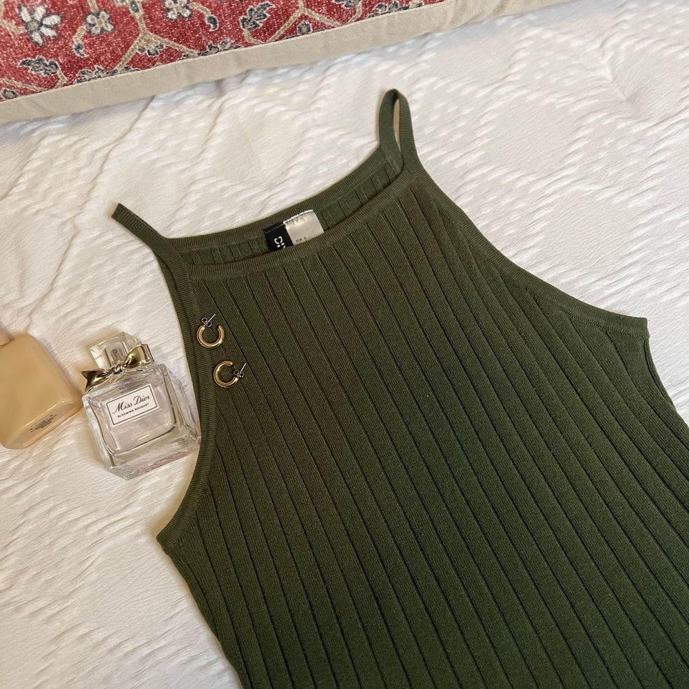 DIVIDED Tank Top Size Small - Spring/Summer